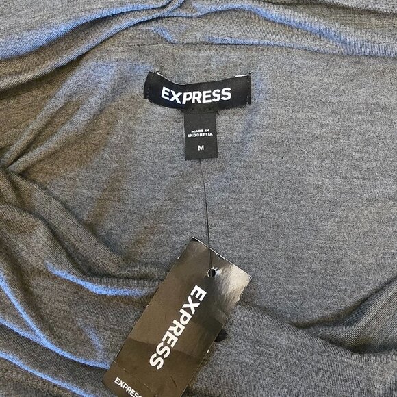 🏷️NWT  -  EXPRESS Gray Cowl Neck NWT Shirt sz M  -  NWT🏷️ - Picture 4 of 8